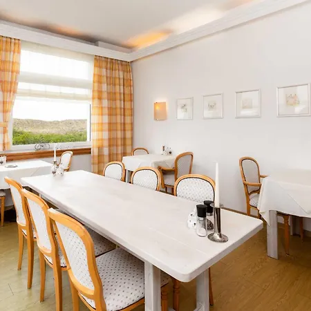 Hotel Haus Koebesine 21 *